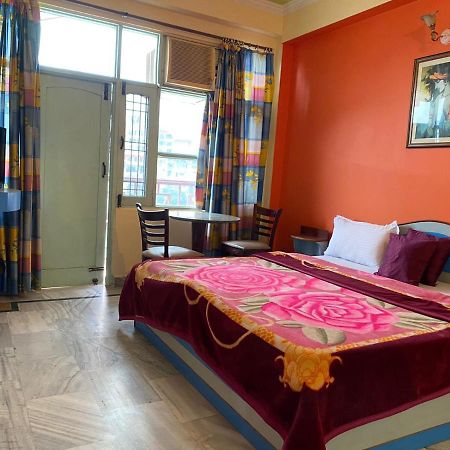 Hotel Surya Laxman Jhula Rishīkesh Exteriör bild