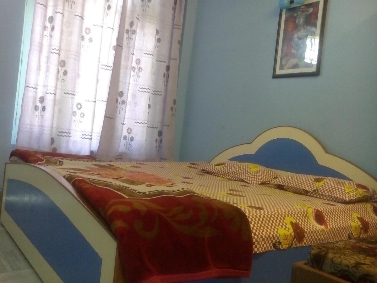 Hotel Surya Laxman Jhula Rishīkesh Rum bild