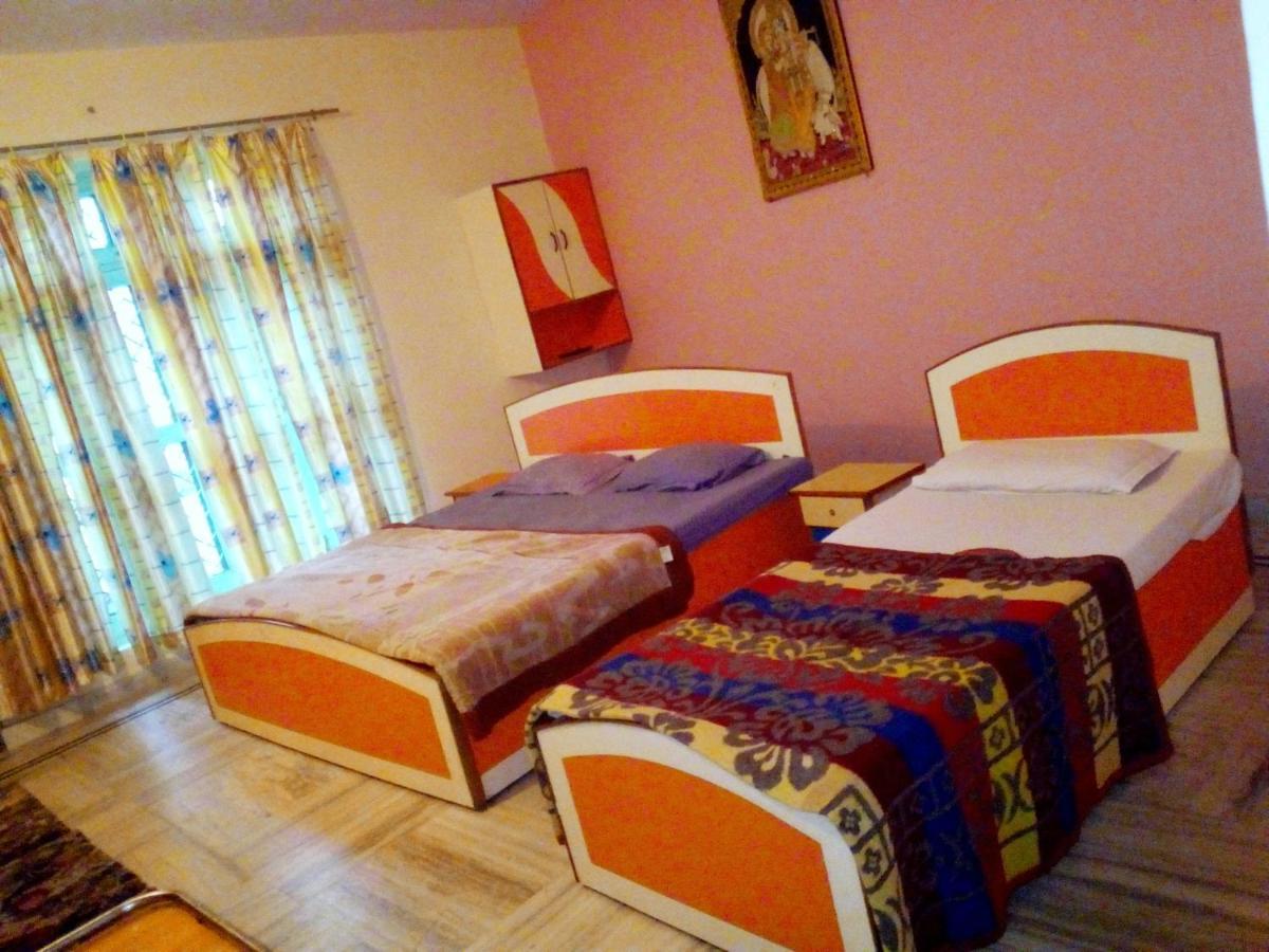 Hotel Surya Laxman Jhula Rishīkesh Exteriör bild