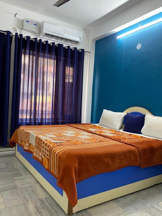 Hotel Surya Laxman Jhula Rishīkesh Exteriör bild