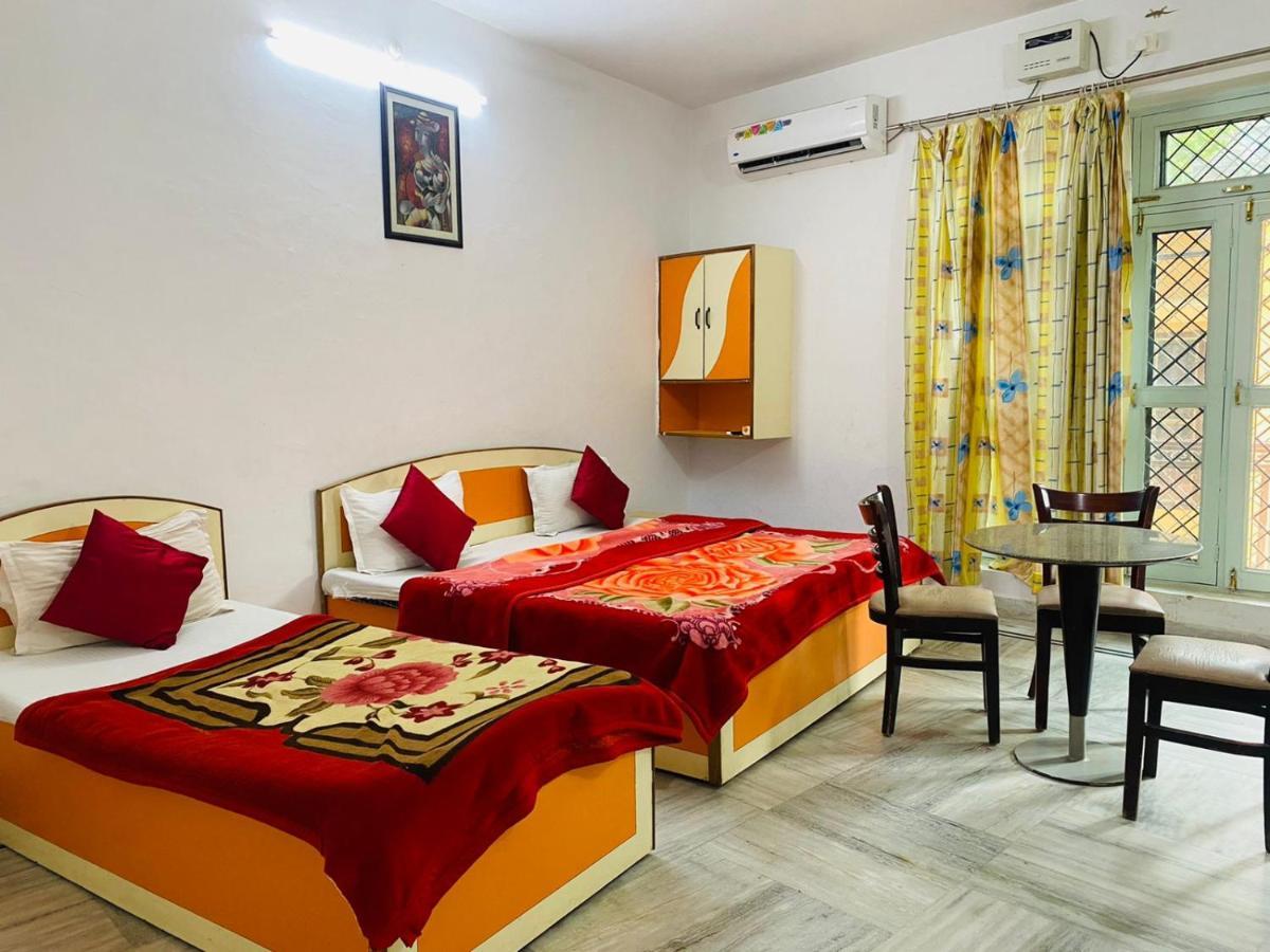 Hotel Surya Laxman Jhula Rishīkesh Exteriör bild