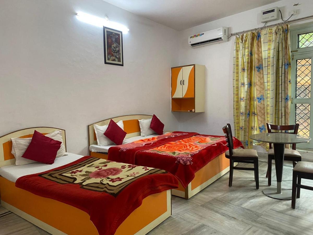 Hotel Surya Laxman Jhula Rishīkesh Exteriör bild