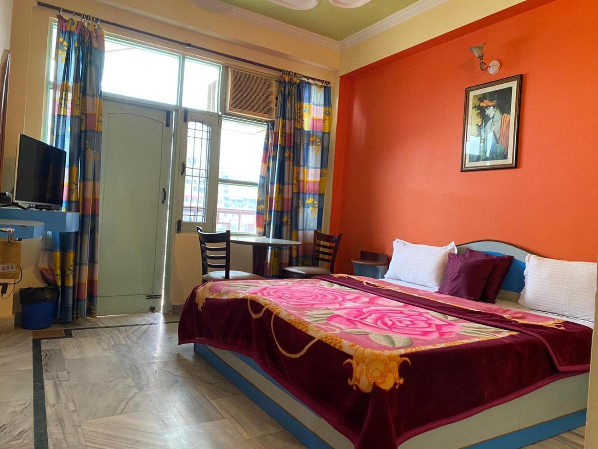 Hotel Surya Laxman Jhula Rishīkesh Exteriör bild