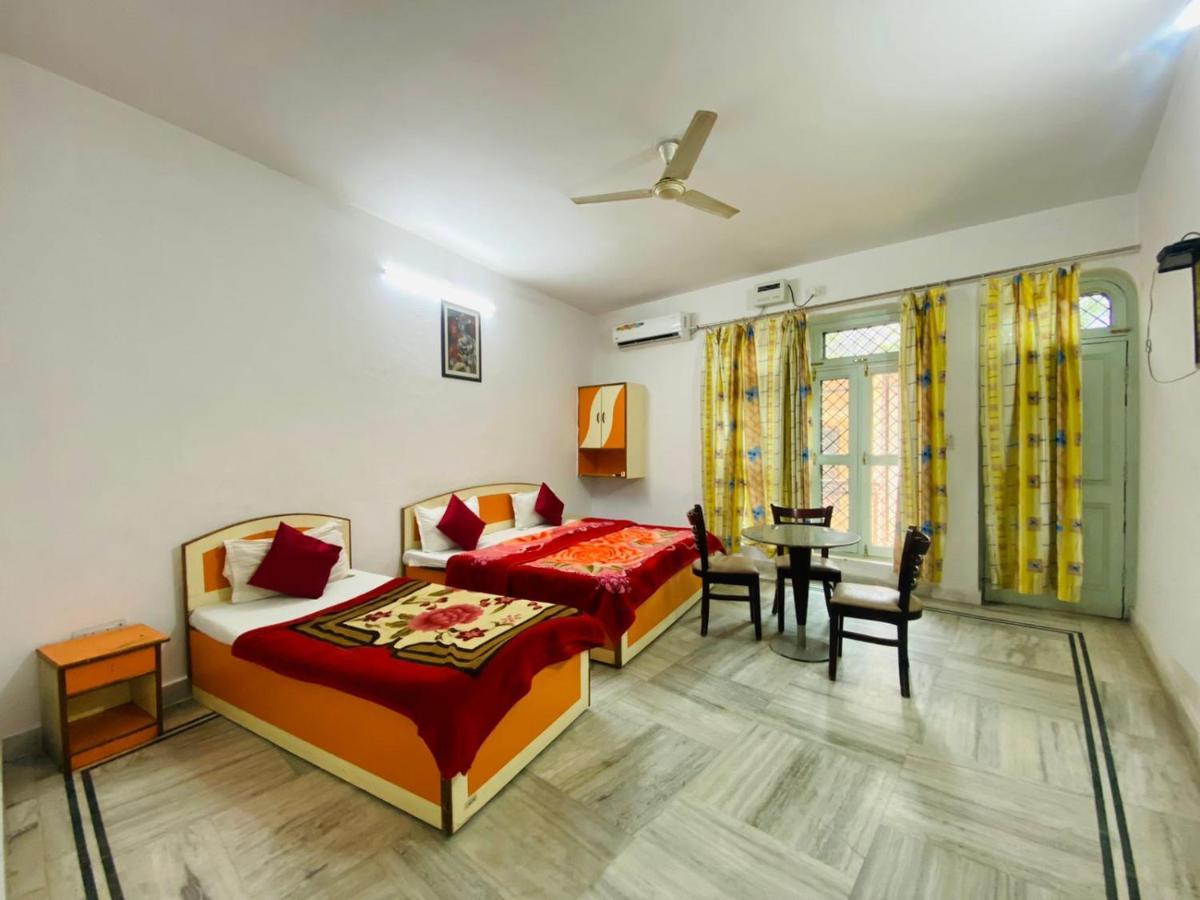 Hotel Surya Laxman Jhula Rishīkesh Exteriör bild